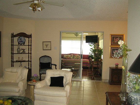 5th image of 506 Capricorn St