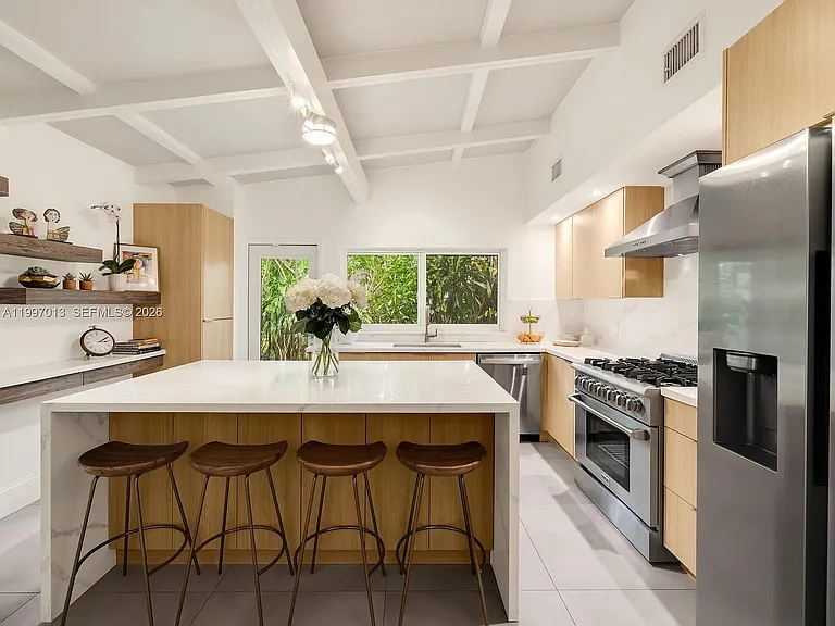 11932 NE 8th Ave — Photo 14