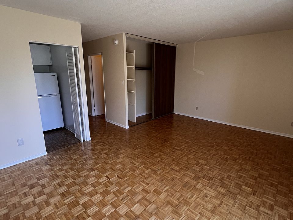 1st image of 800 Riddell Ave N #206