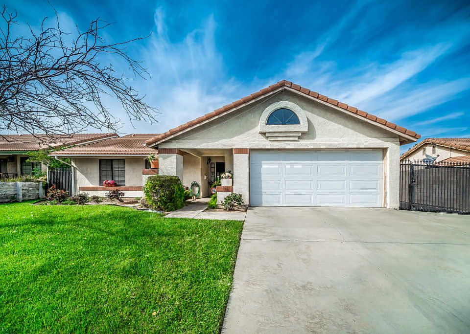 1st image of 4655 Paseo Fortuna