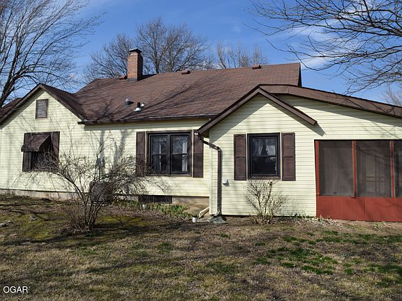 4th image of 1540 S Park Dr