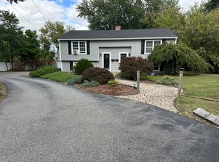 4 Arnold St, Riverside, RI 02915
