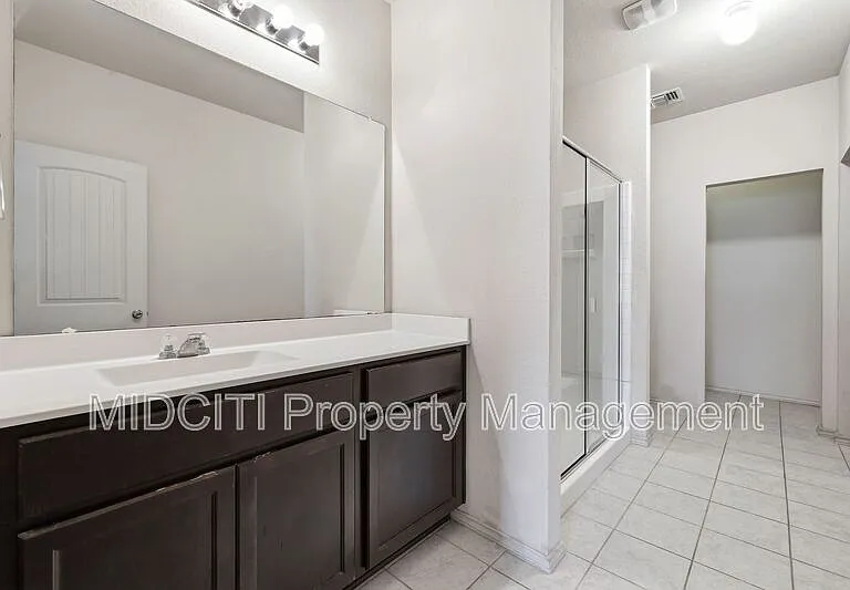 205 Tallow Trl — Photo 15