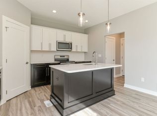 8840 Primo Ln, West Des Moines, IA 50266