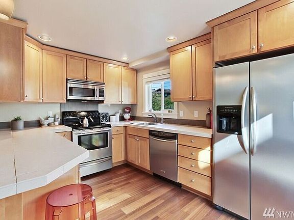 3rd image of 2423 NW 58th St APT 3