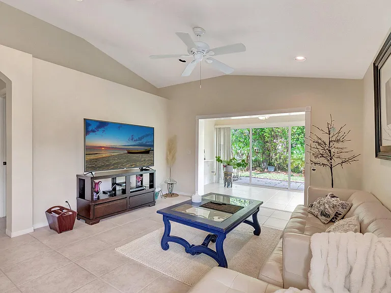 14211 W La Sedona Cir — Photo 12