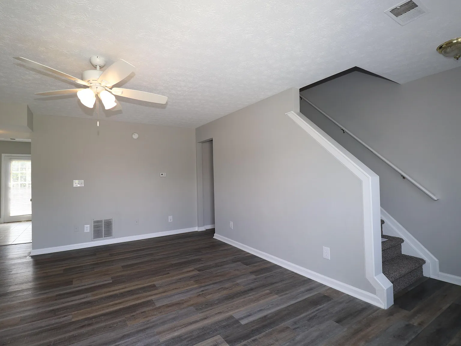 4 bed, 2.5 bath, 2112 sqft, $1,650 — Photo 4