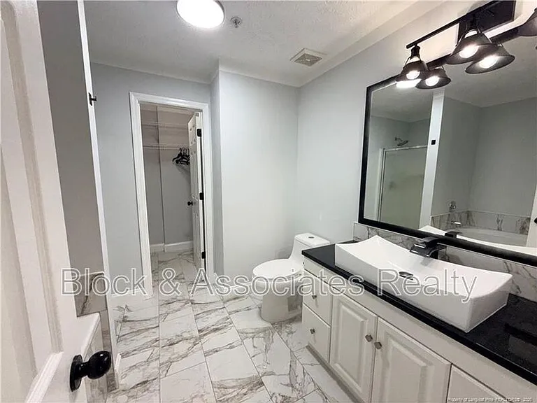 392 Bubble Creek Ct #6 — Photo 8