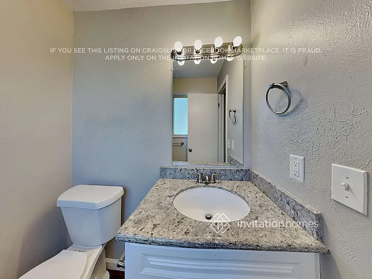 2853 S Bahama St — Photo 20