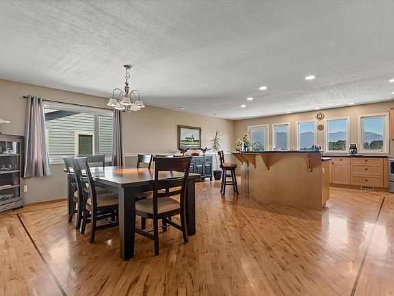 3rd image of 45199 Stevenson Rd