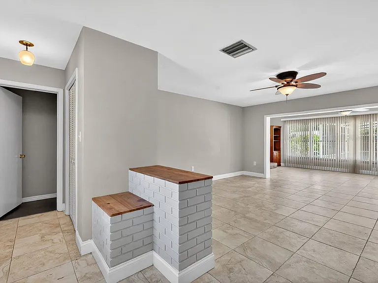 1627 Canal Ct — Photo 9