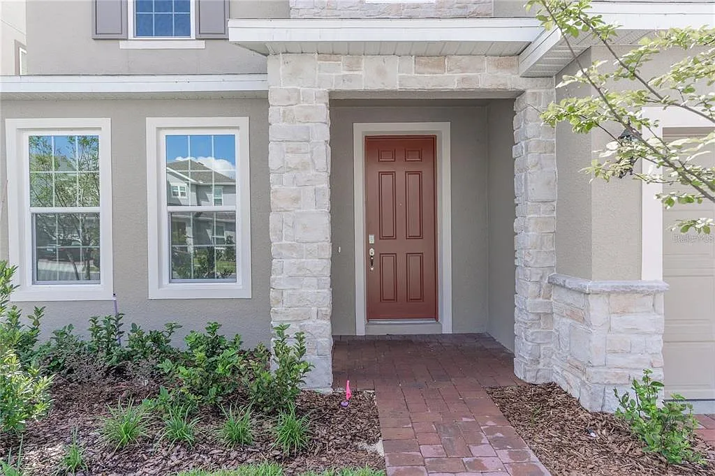 5 bed, 3.5 bath, 3800 sqft, $4,200 — Photo 3