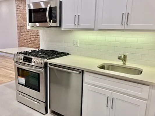 Rented by Corcoran | media 19