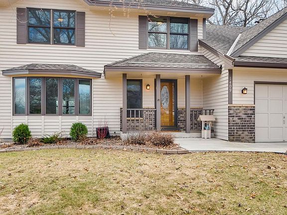 2nd image of 1409 Rushmore Dr