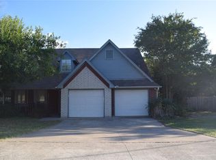 913 Lee Ln, Azle, TX 76020