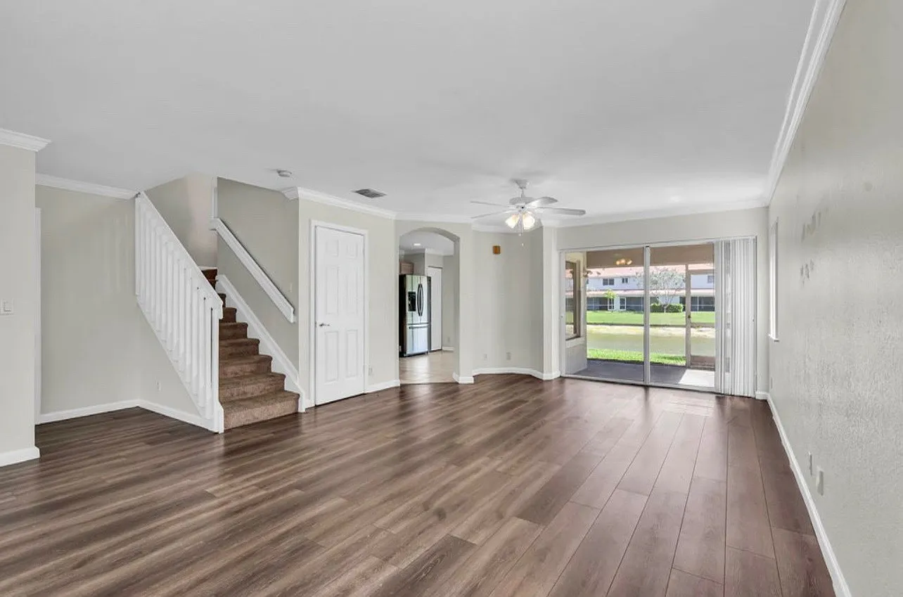 3 bed, 2.5 bath, 2120 sqft, $2,600 — Photo 3