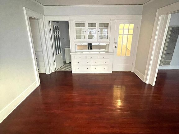 4th image of 1752 E 2nd St #1752