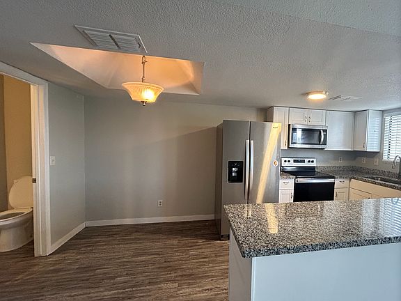 3rd image of 10428 E La Palma Ave APT A