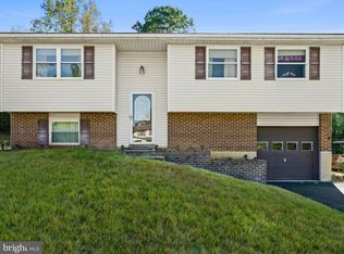 6811 Rock Creek Ct, Alexandria, VA 22306