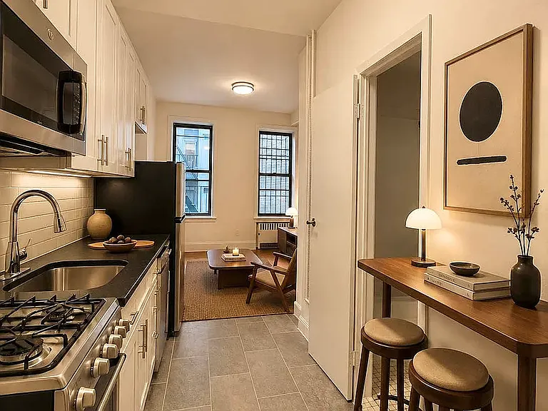 21 Leroy St #12 — Photo 4
