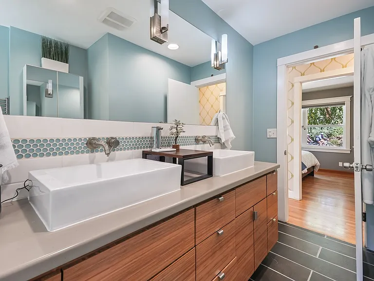 5530 SW Logan Ct — Photo 33