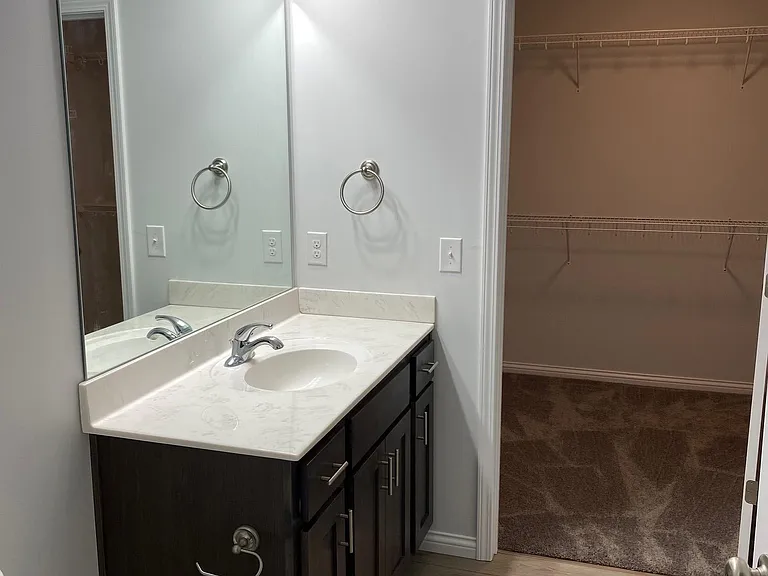 174 Creekvale Dr #B — Photo 10