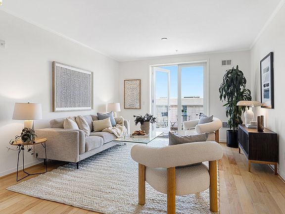 4th image of 3090 Glascock St APT 303
