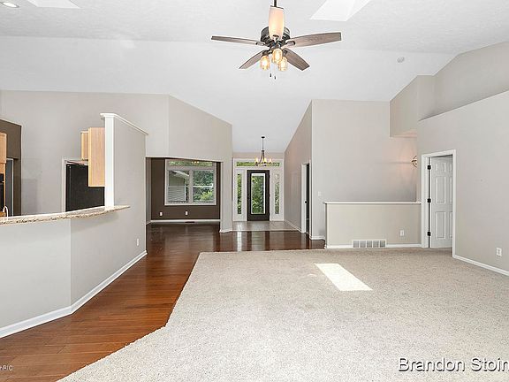 5th image of 7169 River Glen Dr SE