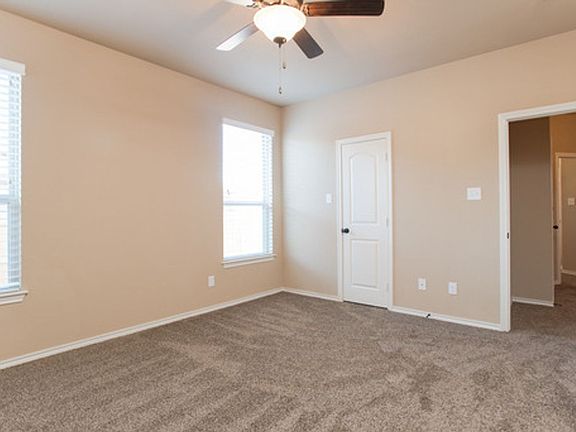 5th image of 3734 Vista Cove Dr