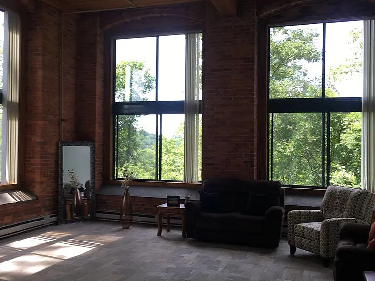 The Woolen Mill — Photo 58