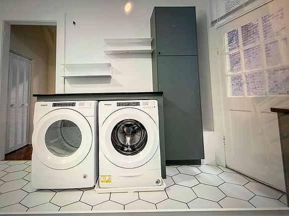 3rd image of 2520 Floyd Ave APT 1