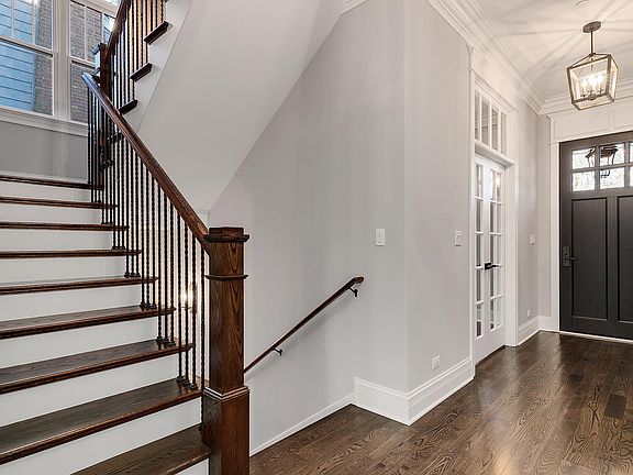 2nd image of 806 N Stone Ave
