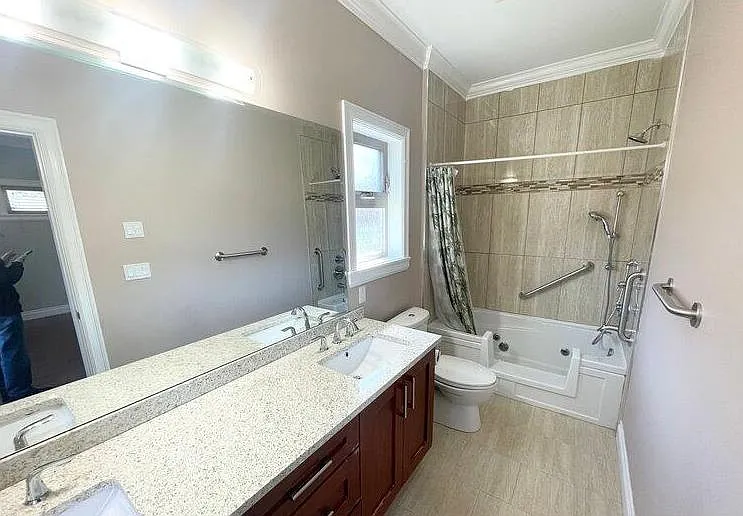 4460 Westminster Hwy #RENTAL — Photo 2