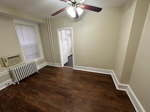 2311 Christian St #1R Photo 1