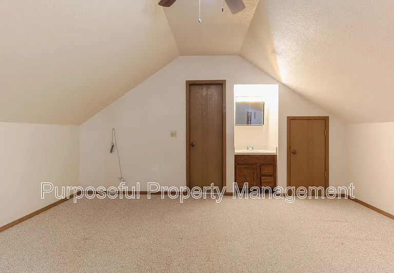 216 N Fretz Ave — Photo 18