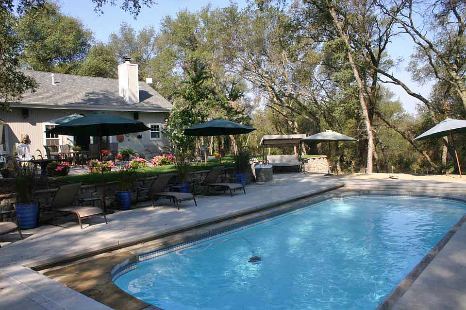 Salt water pool, auto cover