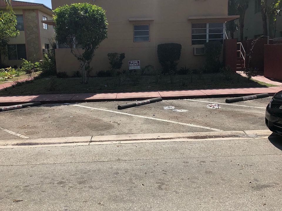 1st image of 1016 Biarritz Dr APT 2