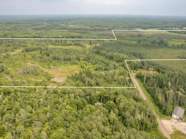 8 E Berry Ln, Hawthorne, WI 54842