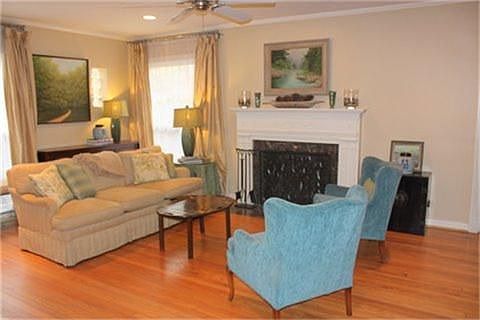 4th image of 6162 Kenwood Ave