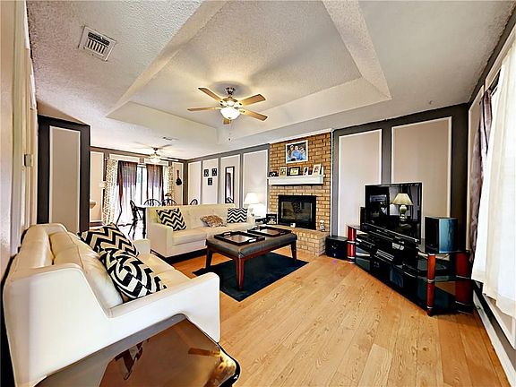 3rd image of 2218 Windhurst Dr