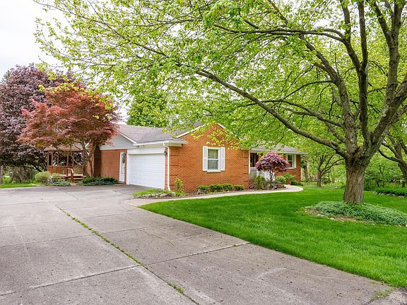 4th image of 45270 Mayo Dr