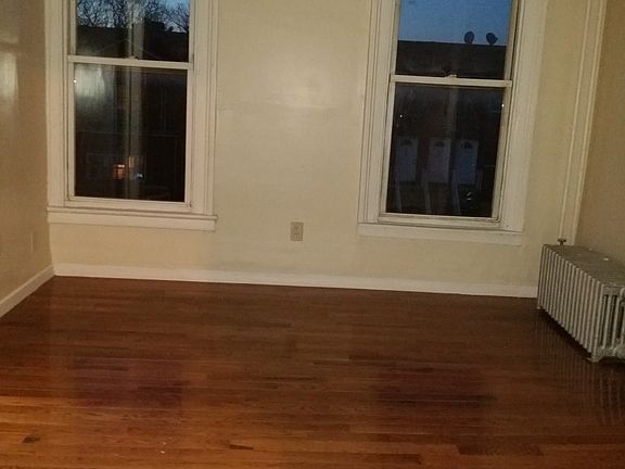 2nd image of 240 Quincy St APT 3
