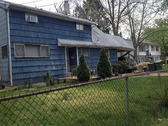 3rd image of 127 Oakland St N