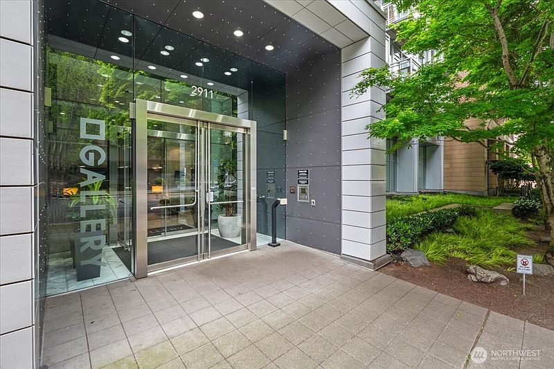 2nd image of 2911 2nd Avenue #506