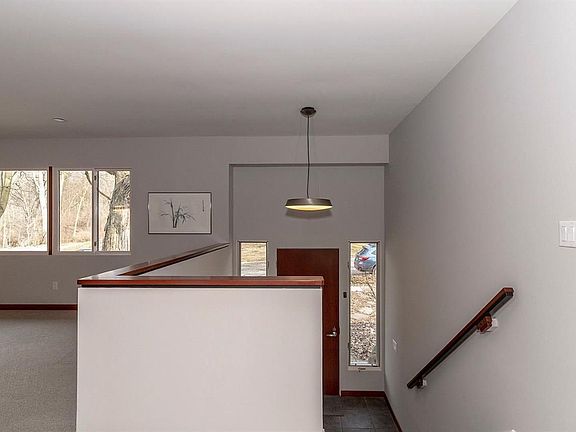 4th image of 3273 Lakewood Dr