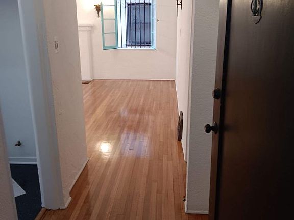 4th image of 464 N Stanley Ave #4