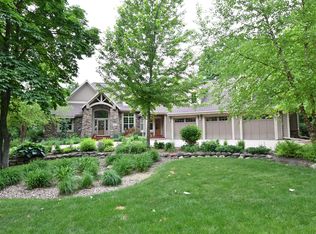 1013 N Genesee Woods Dr, Oconomowoc, WI 53066