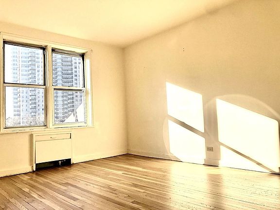 4th image of 7281 113th St APT 5T