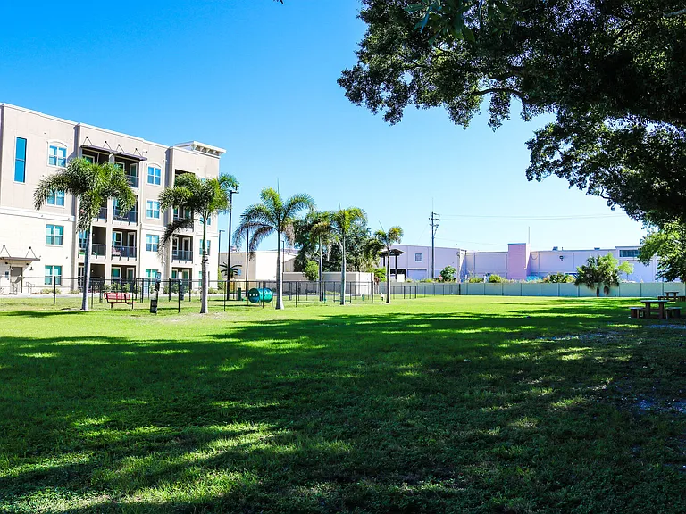 Varela Westshore Apartments — Photo 40