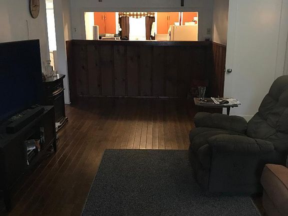 2nd image of 6 W Eads Ave
